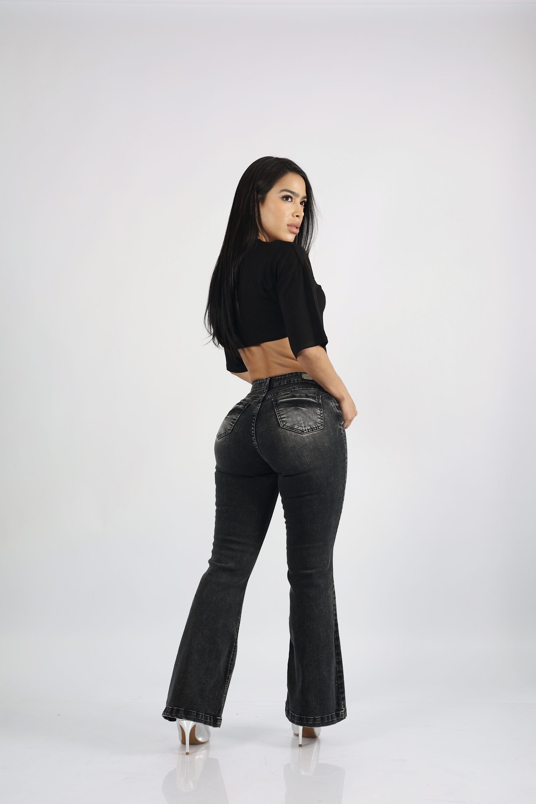 Jeans Flare Black Destroyed - Vista 3