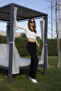 J/W Flare four button Black - Vista 3