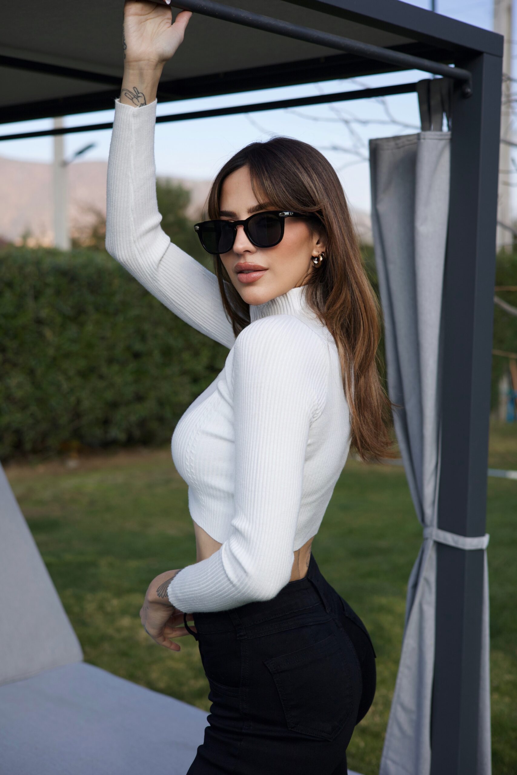 J/W Flare four button Black - Vista 5